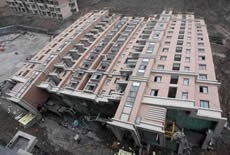 Pr�dio tomba na China
