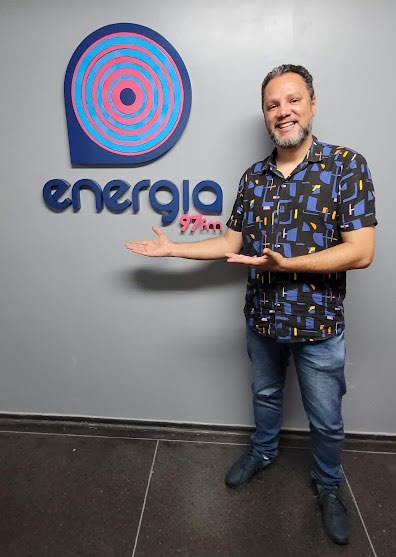 Assista à estreia do @Efarsas no programa Morde & Assopra na Energia 97 FM!