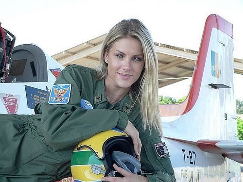 Ana Hickmann é uma piloto russa?