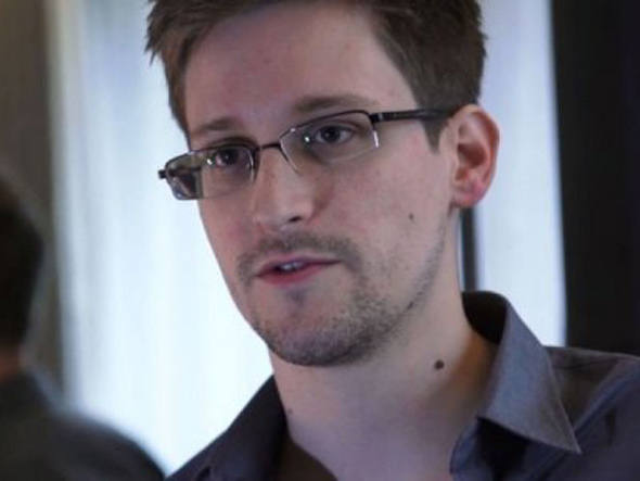 Edward Snowden revela documentos secretos sobre OVNIs!