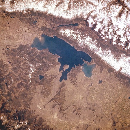 Flathead Lake em Montana, nos Estados Unidos! (Foto: Wikipedia)