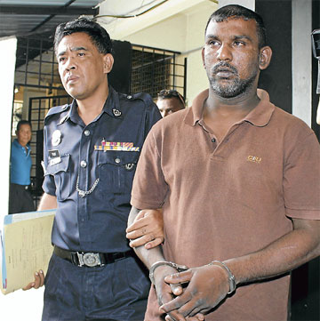 T. Rajasegaran é padrasto da vítima e foi preso! (foto: Divulgação)