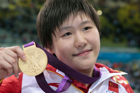Ye Shiwen - 16 anos - medalha de ouro em nado medley