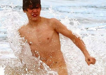 Foto falsa de Bieber na praia era chamariz para golpe!