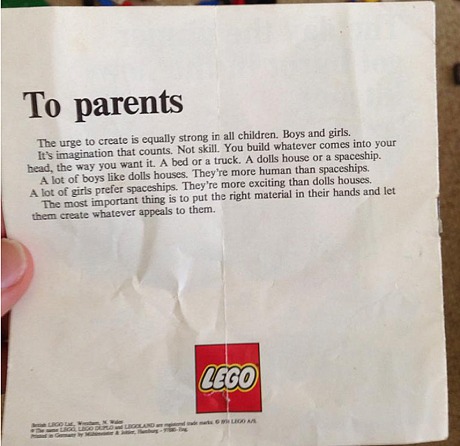 Carta enviada aos pais pela Lego sugere a igualdade de gênero entre as crianças! Será verdade? (foto: Reprodução/Reddit)
