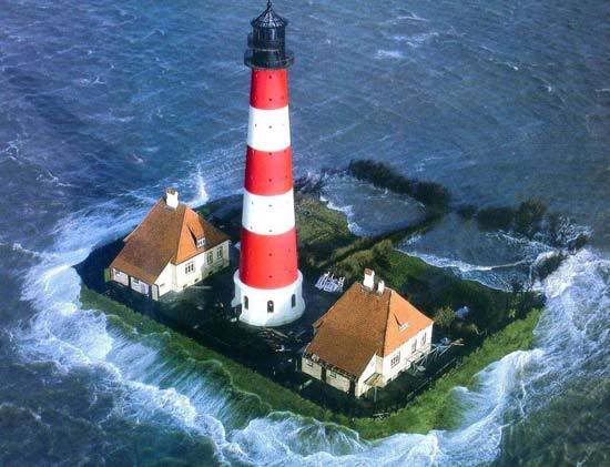 Farol de Westerheversand, península Eiderstedt em Schleswig-Holstein