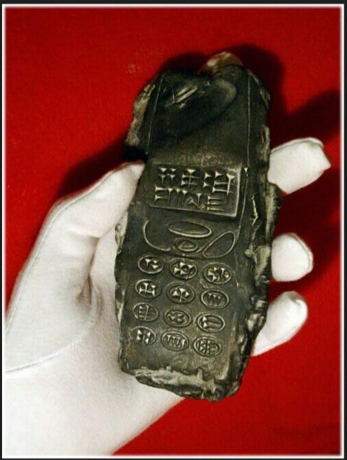 Objeto semelhante a um celular foi datado do século 13 a.C! Será verdade? (foto: Reprodução/Facebook)
