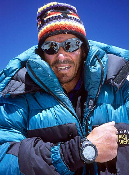 Phil Ershler, o alpinista que fotografou o topo da montanha erroneamente chamada de "pirâmide"