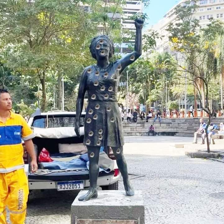 Estátua de Marielle Franco levou mais de 20 tiros! Será verdade?