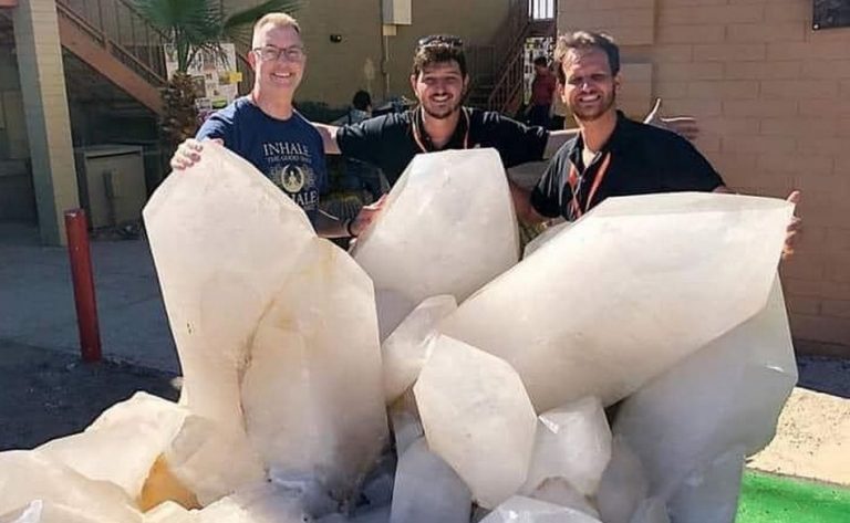 Um gigantesco cristal de quartzo foi extraído da Amazônia por estrangeiros?