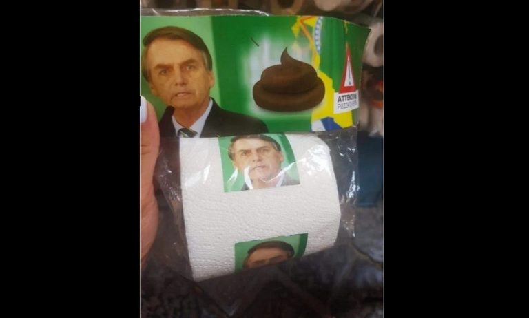 O presidente Jair Bolsonaro foi “homenageado” em papel higiênico na Alemanha?