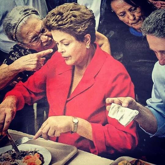 Idosa mete o dedo na cara da Dilma em restaurante popular!