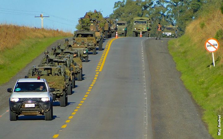 COMBOIO DO EXÉRCITO BRASILEIRO É ATACADO