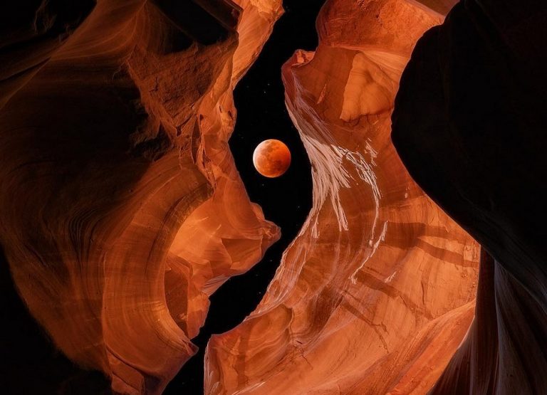 Foto da Lua cheia sobre o Grand Canyon é verdadeira ou falsa?