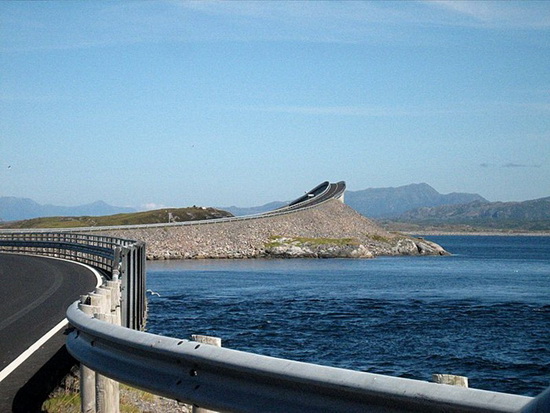 Ponte na Noruega vista de outro angulo!