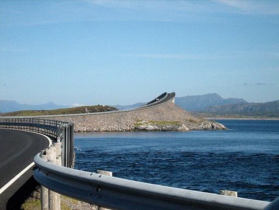 Ponte na Noruega vista de outro angulo!