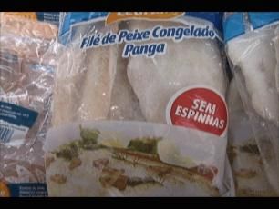 Peixe Panga - produto importado à venda no supermercado!