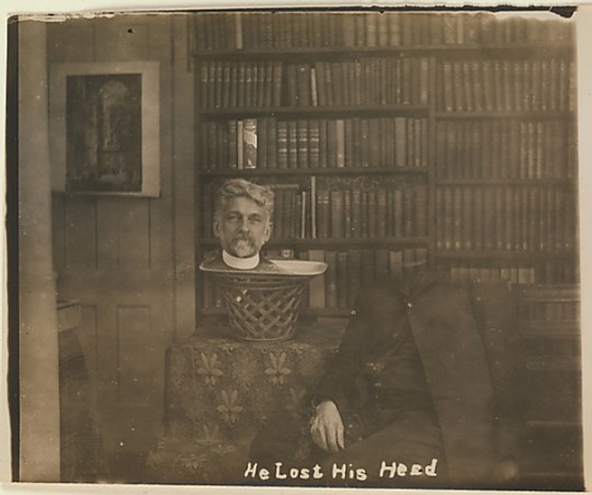 “Ele perdeu a cabeça” (literalmente), de 1910