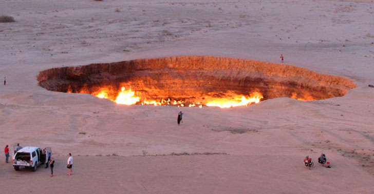 Cratera gigantesca teria aparecido há poucas semanas na China, deixando os cientistas sem respostas! Seria esse o portal para o inferno? (foto: Reprodução/Facebook)
