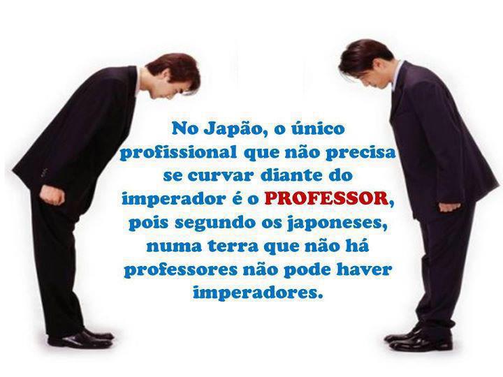 Professores não precisam se curvar para o imperador no Japão?