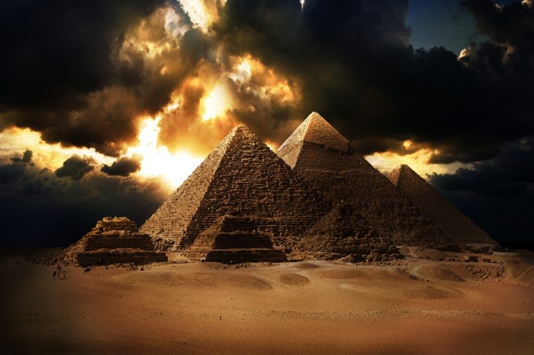 As coordenadas geográficas da Grande Pirâmide de Gizé são exatamente iguais a velocidade da luz?