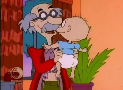 Cena de Rugrats - um dos bebês é pego por um adulto!