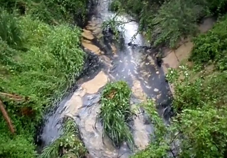 Vídeo mostra um derramamento de petróleo em Cantaura, na Venezuela?