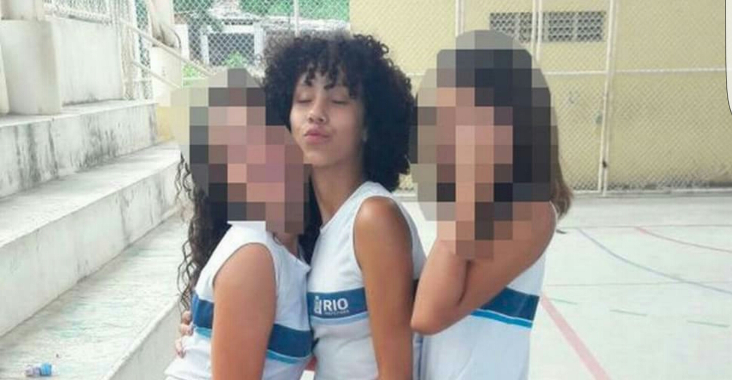Gozando na escola